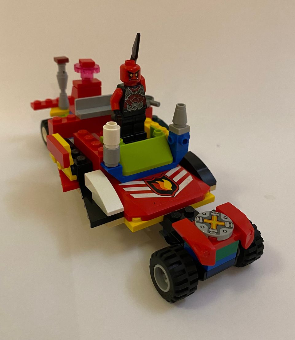 Lego-setti nro 15 Punainen ritari