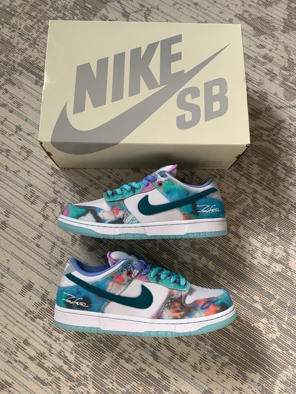 nike sb dunk futura laboratories