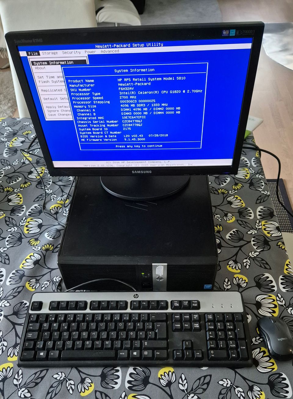 HP RP5 5810 business tietokone setti