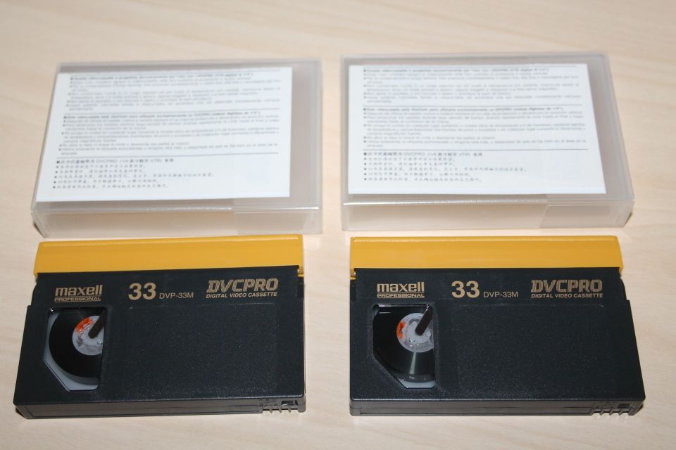 Uusia DVCPRO kasetteja 2kpl DVC PRO videokamera kasetti koteloissaan