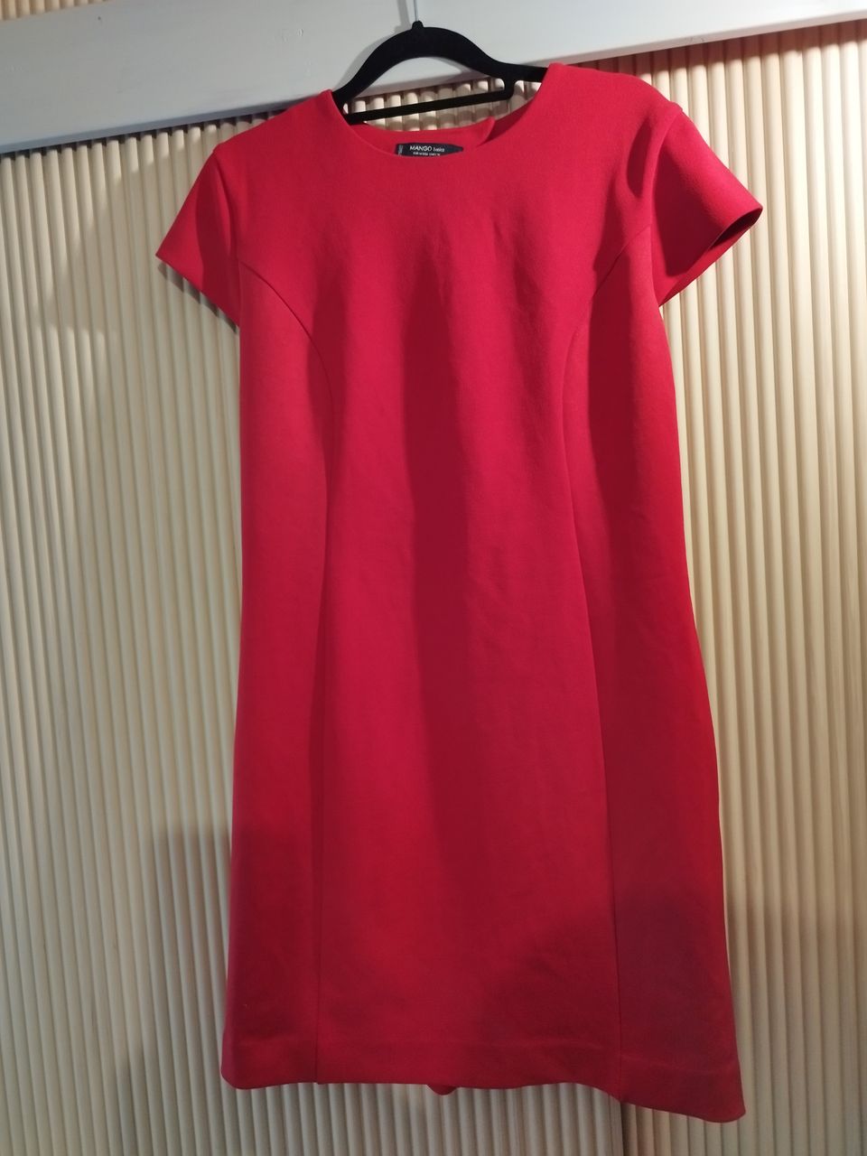 Punainen mekko