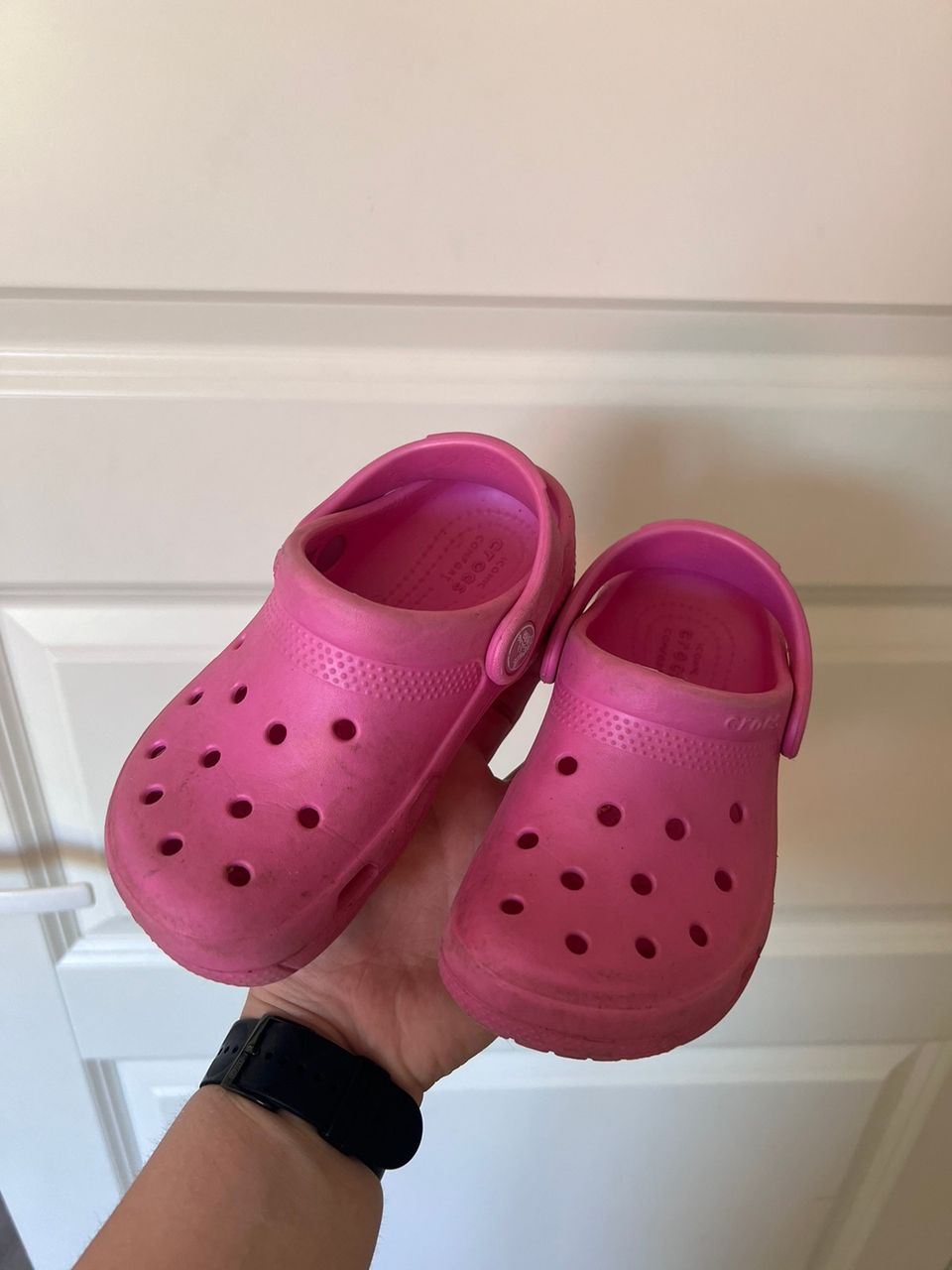 Pinkit crocs kengät, koko C10 (27-28)