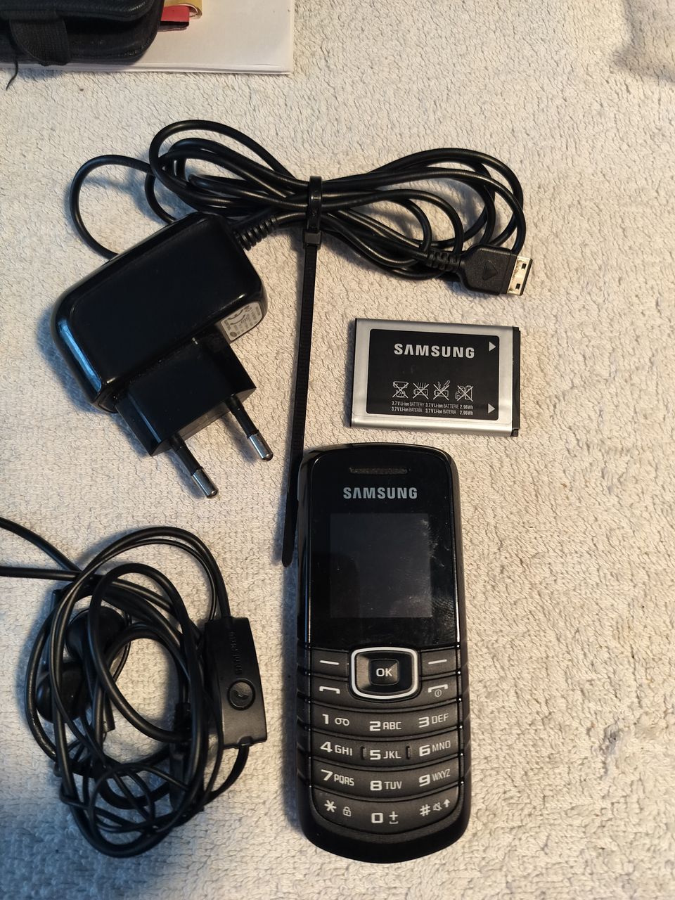 Samsung puhelin