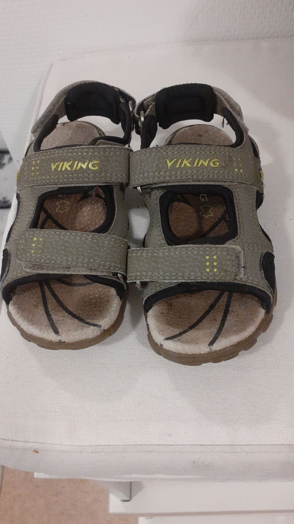 Vikingin sandaalit koko 26