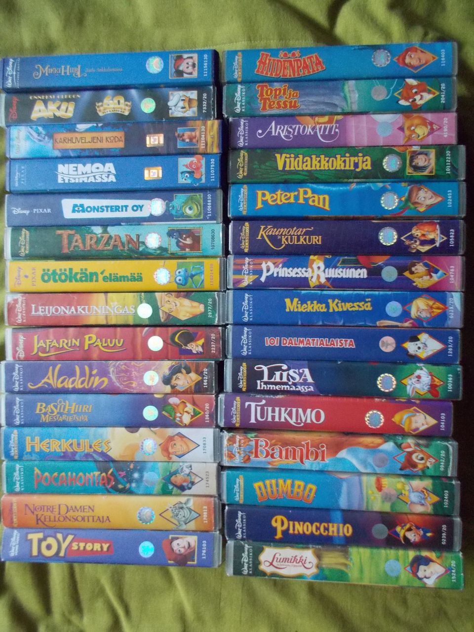 Disney VHS -videokasetit 30 kpl