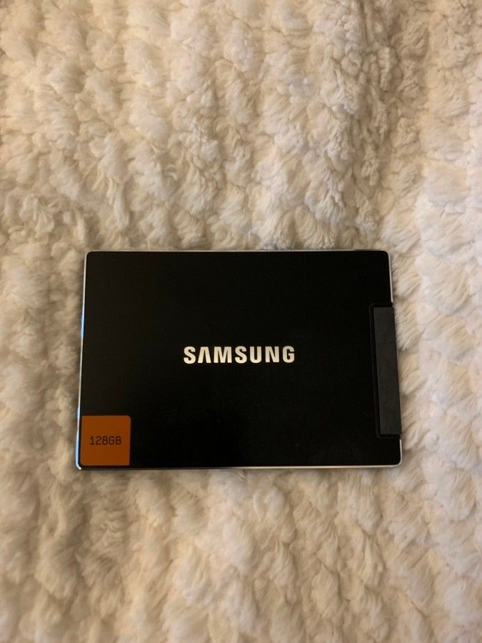 Samsung SSD 2,5" 830 128Gb MZ7PC128HBFU-0BW00 SATA