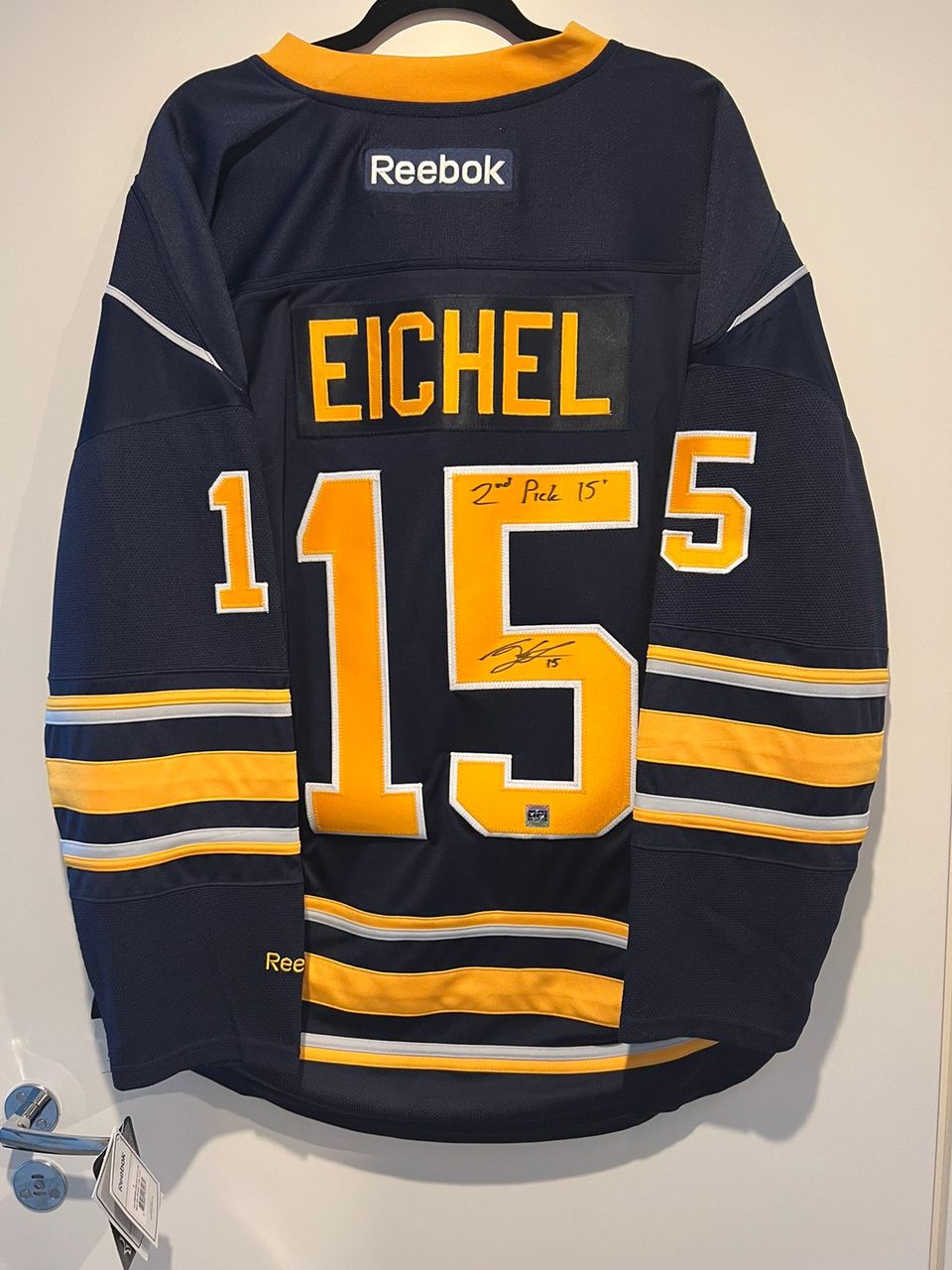 Jack Eichel pelipaita nimmarilla