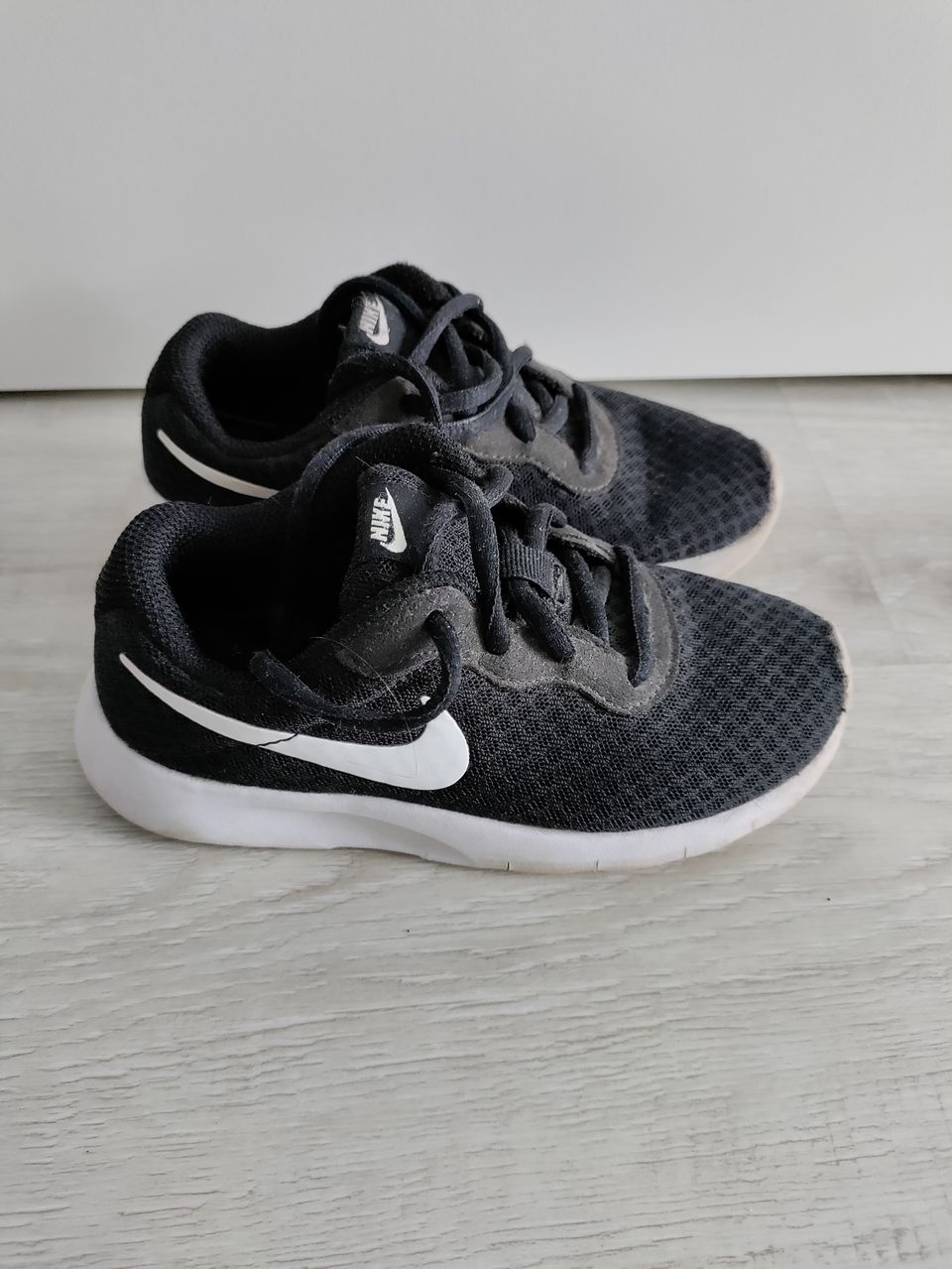 Nike Tanjun 28,5
