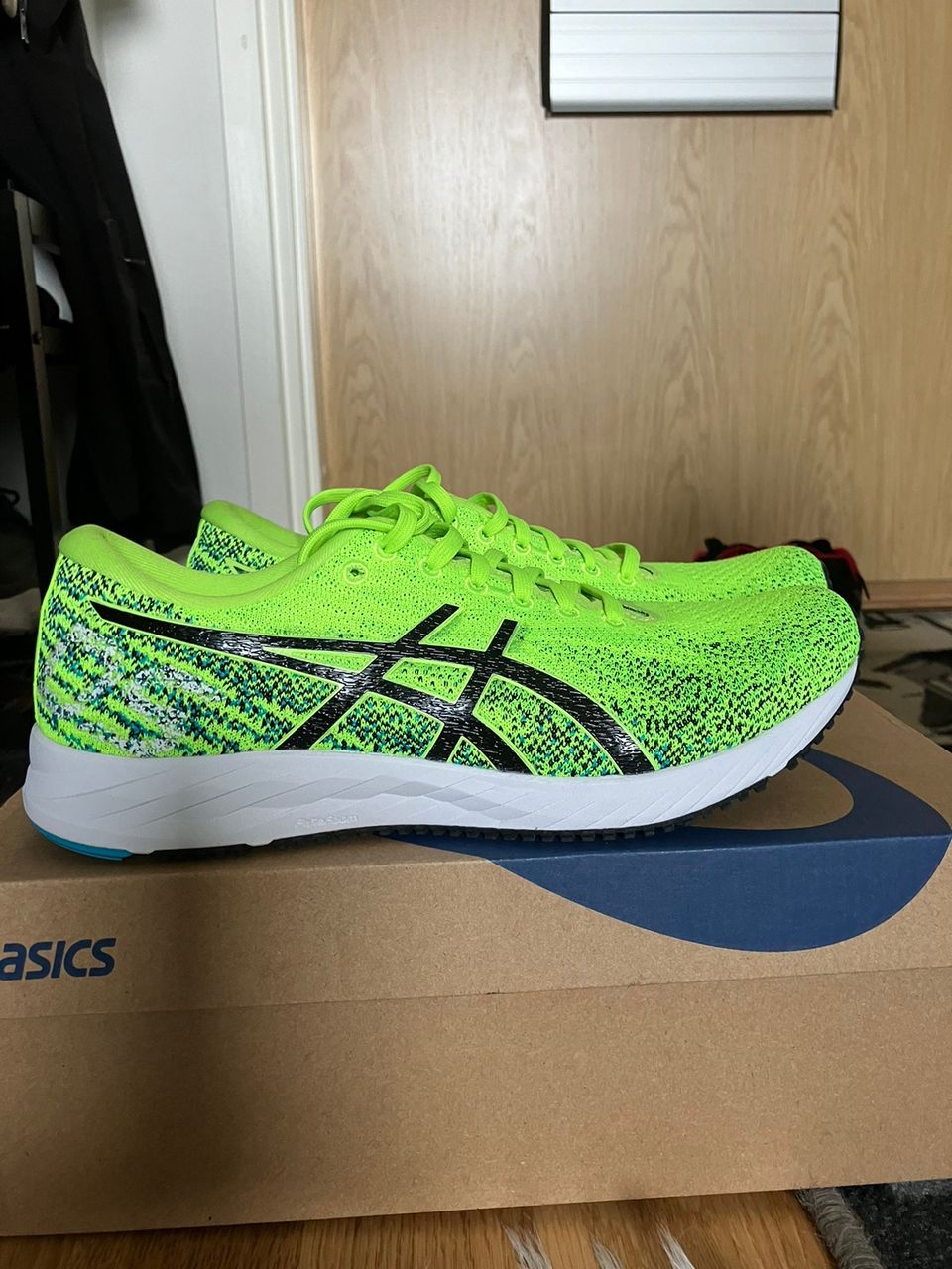 Asics juoksukengät