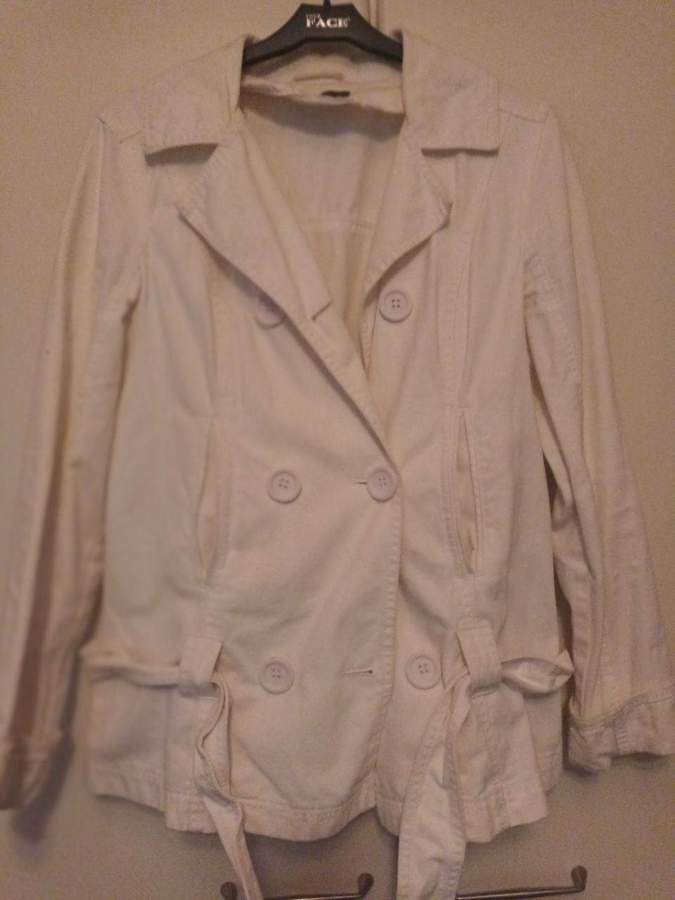 Valkoinen takki, koko M
