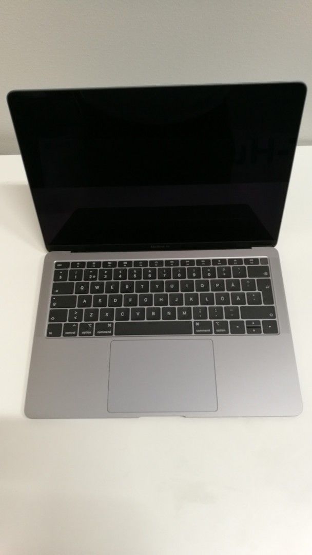 MacBook Air 13" 2019 8Gb/128Gb Hyväkuntoinen