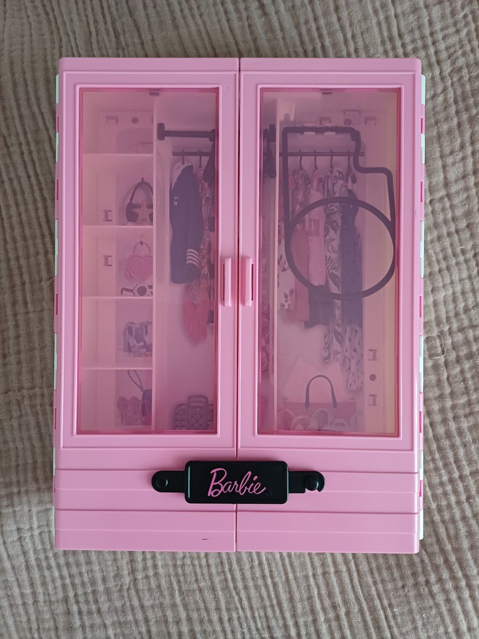Barbie vaatekaappi