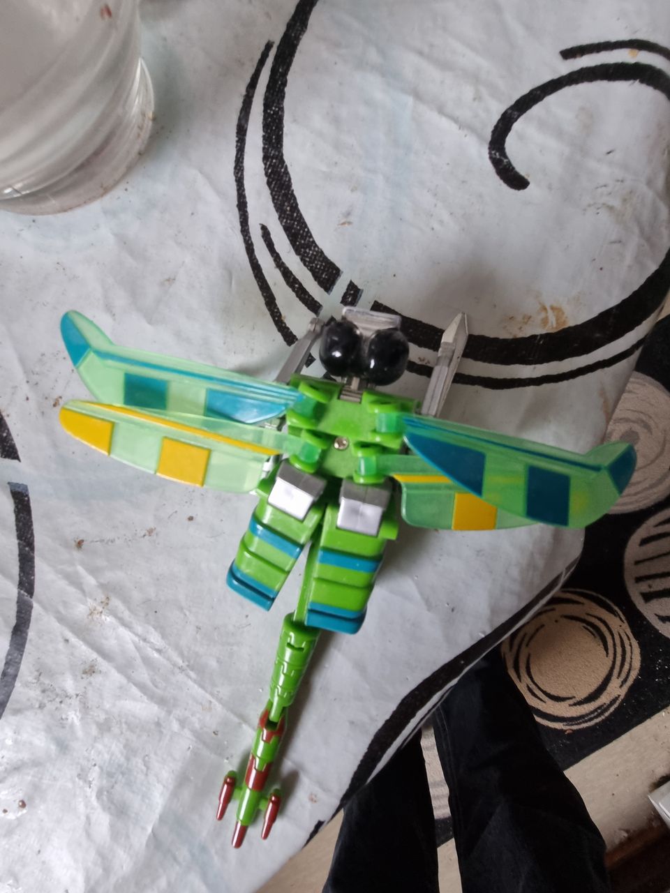 Fighting Insect: vintage Dragonfly lelu