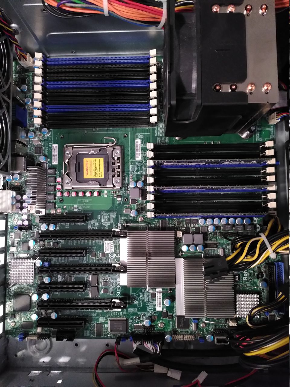 Supermicro X8DAH+-F + CPU + RAM + backplate