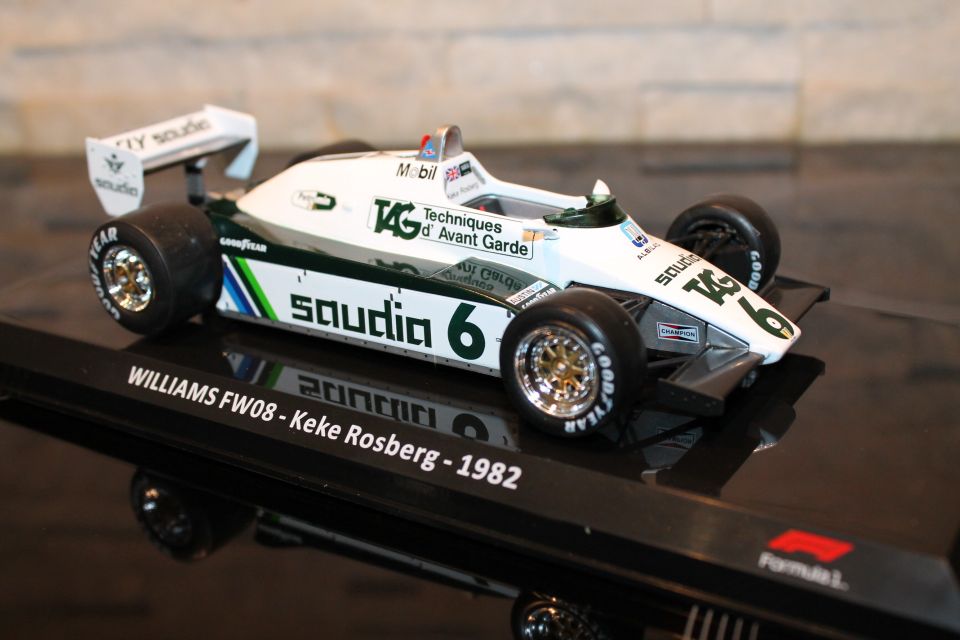 Keke Rosberg 1982 F1 pienoismalli 1:24 maailmanmestaruus formula Williams 18cm