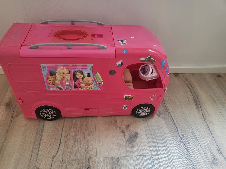 Barbie matkailuauto