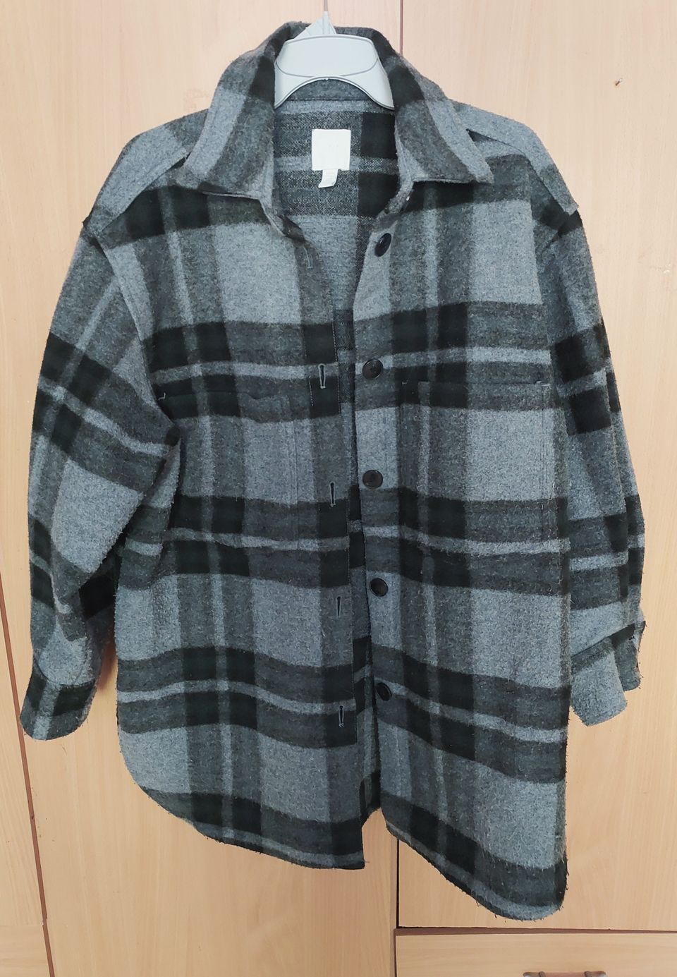 H&M harmaa ruutuinen polyester takki