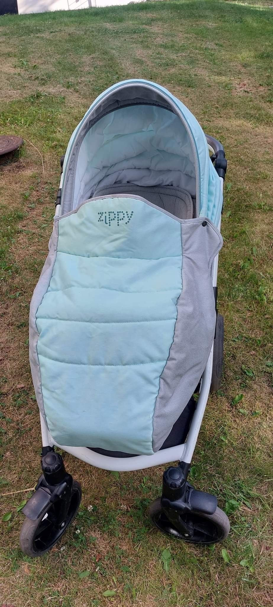 Zippy baby stroller