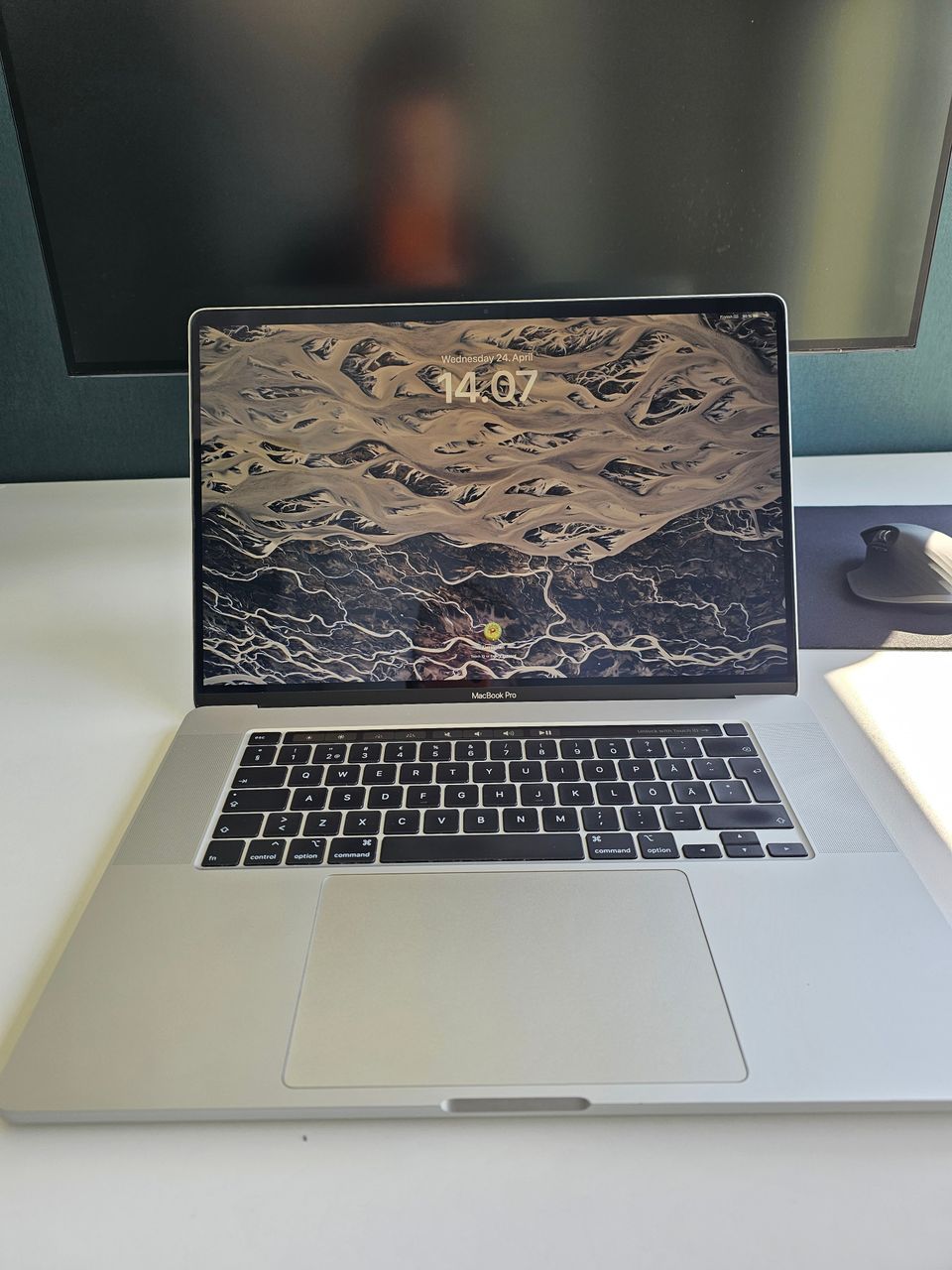 MacBook Pro 2020 / i9 / 64GB / 1 TB