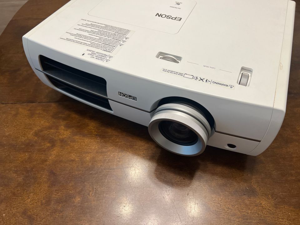 EPSON EH-TW2800