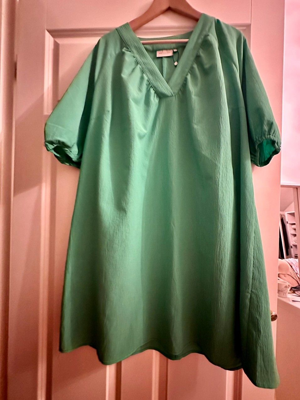 Vihreä mekko