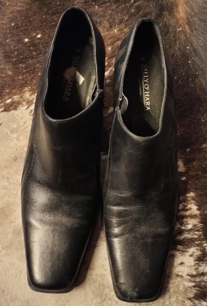 Uudet nahkaiset Sally O´Hara kengät, koko 42