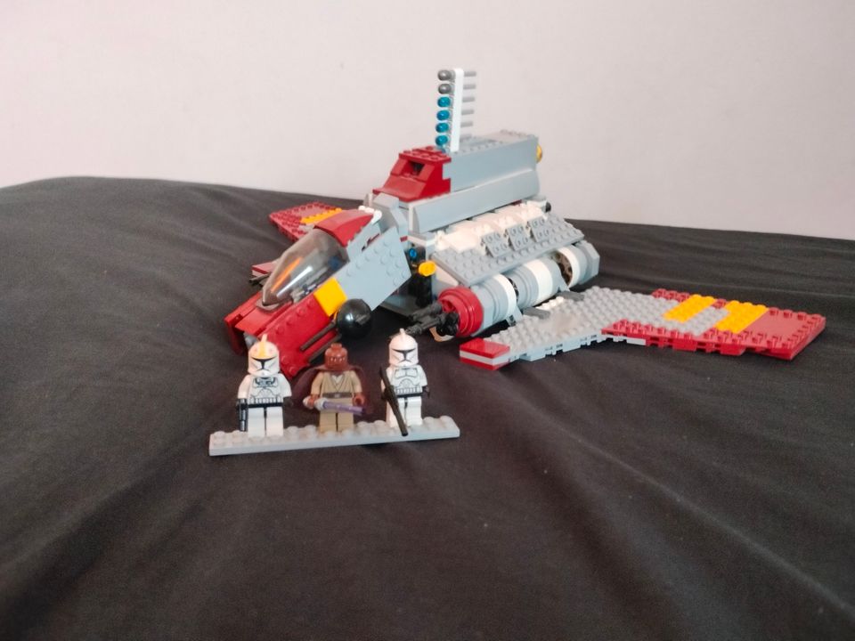 Lego Star Wars Republic attack shuttle 8019