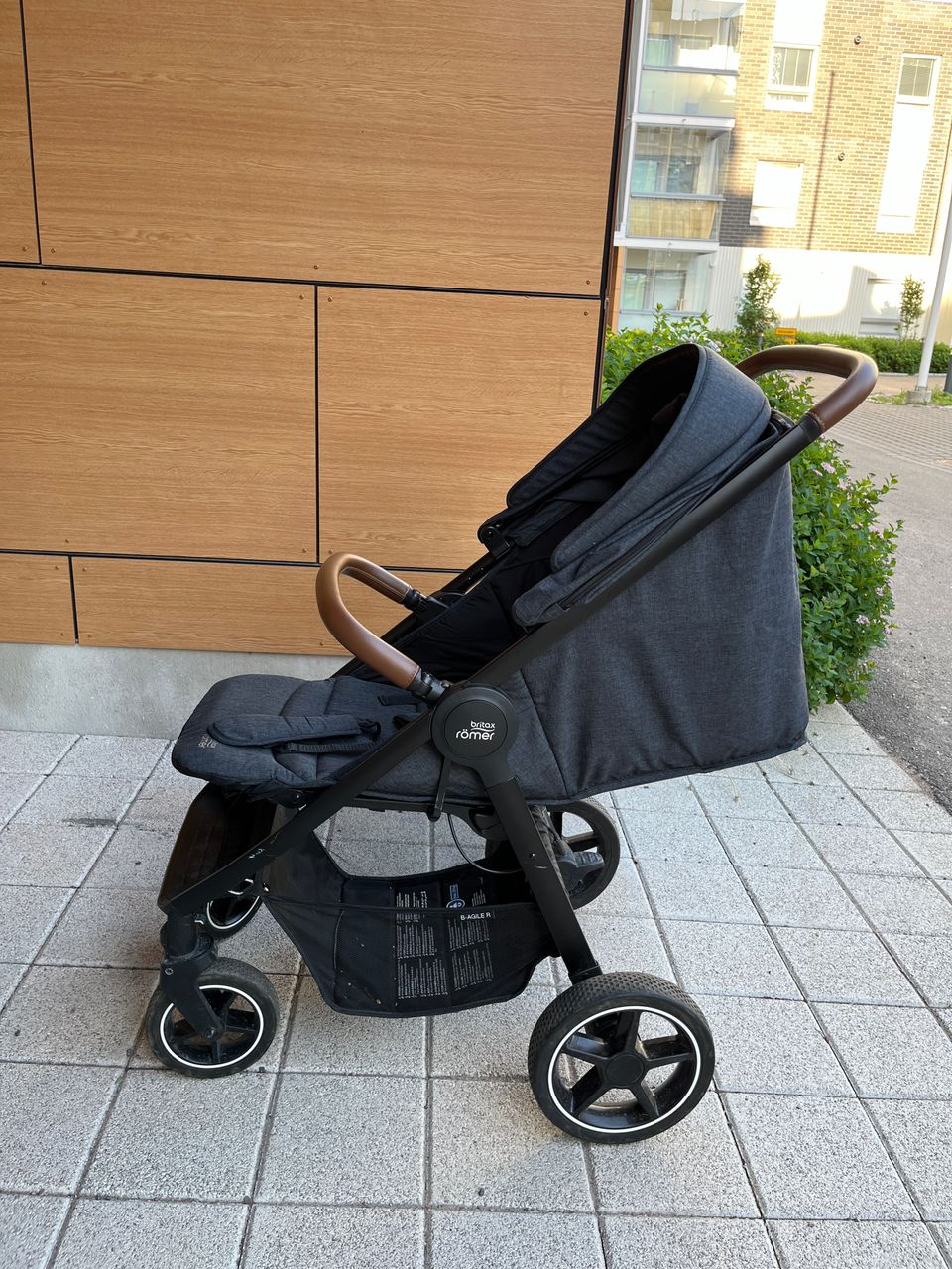 Britax Römer B-Agile Stroller + FREE Universal rain cover