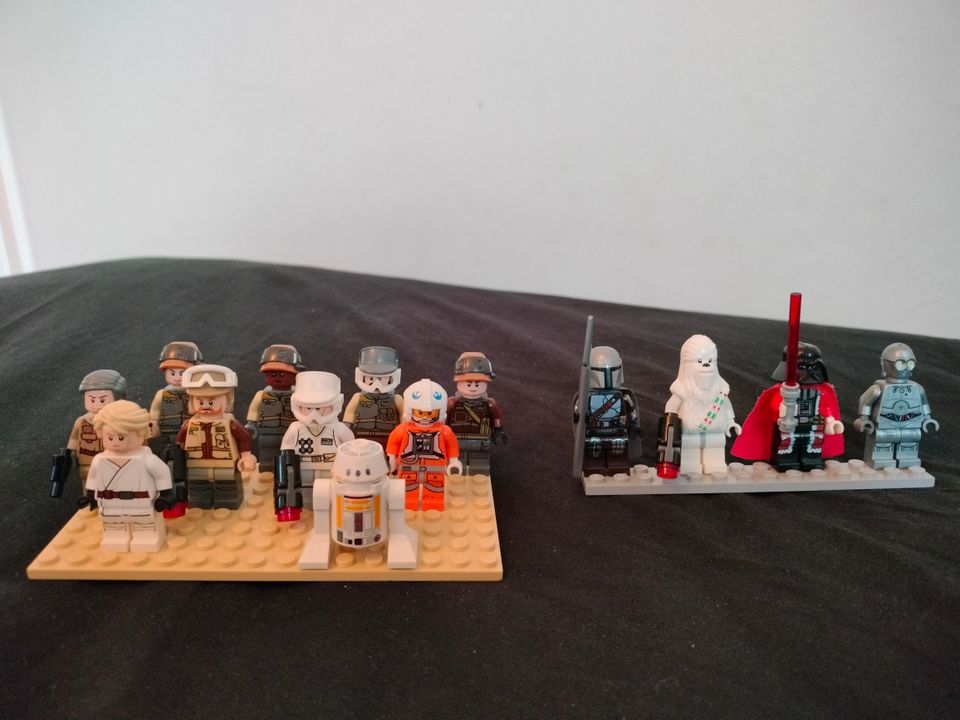 Lego Star Wars ukkoja ja pieni alus.