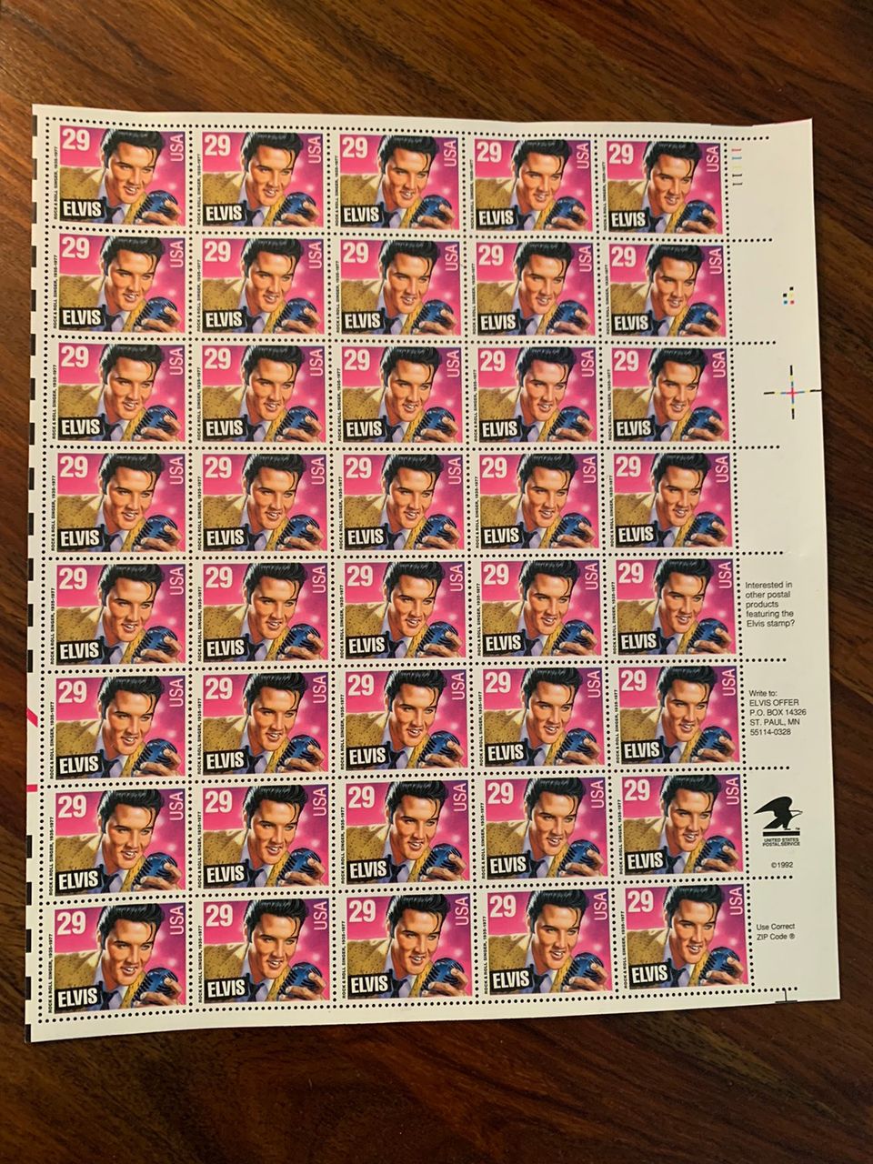 Elvis postimerkkejä