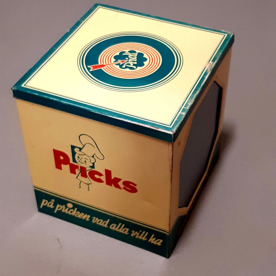 Pricks vanha ruotsalainen keksilaatikko peltilaatikko vintage