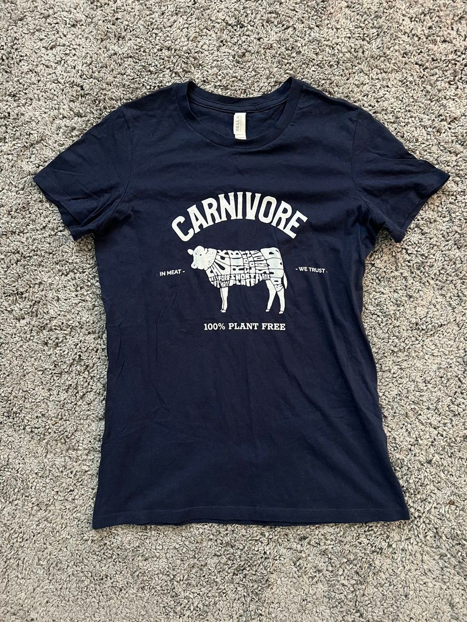 Naisten carnivore t-paita