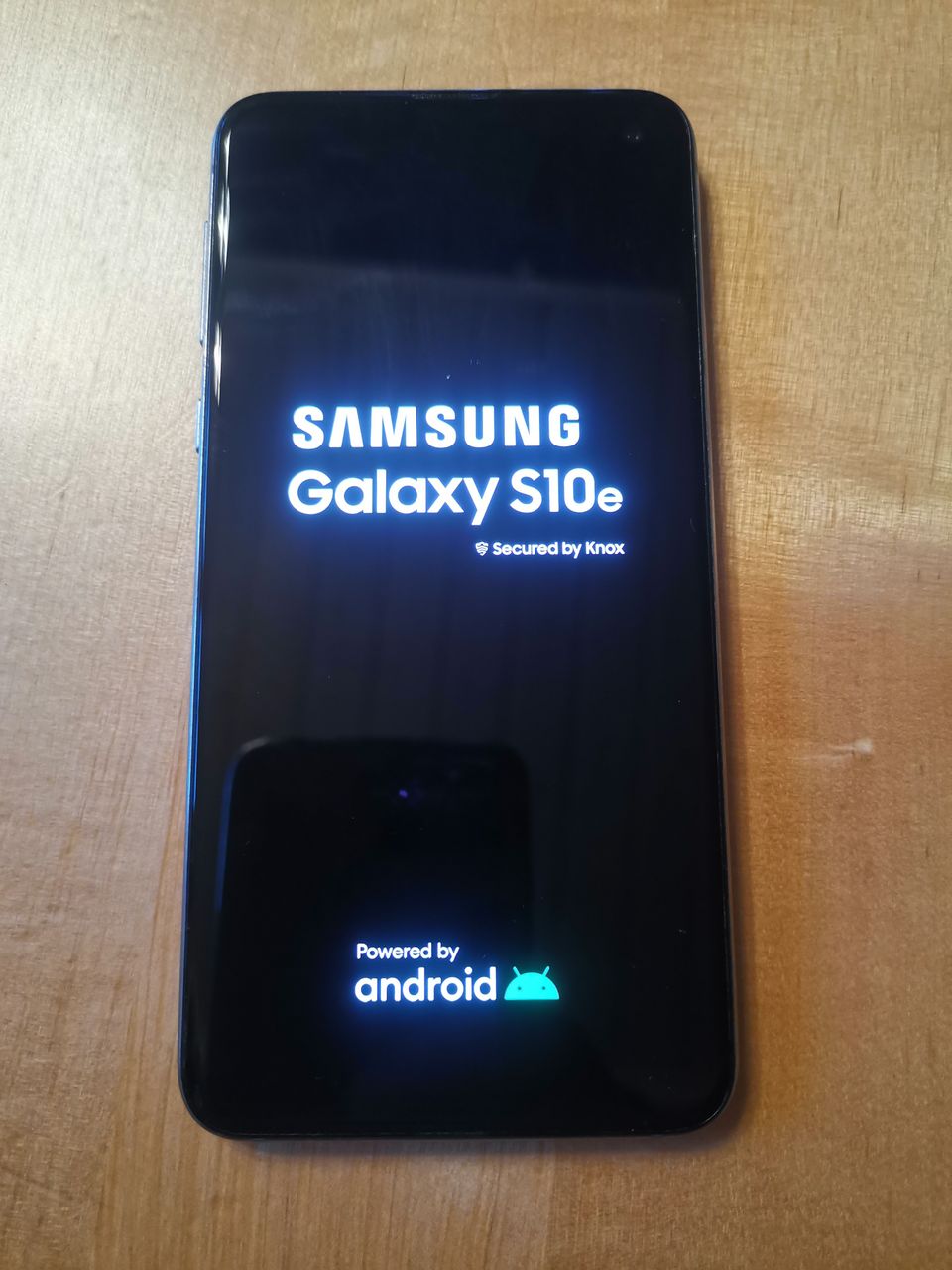 Samsung Galaxy s10e, matkapuhelin, kännykkä