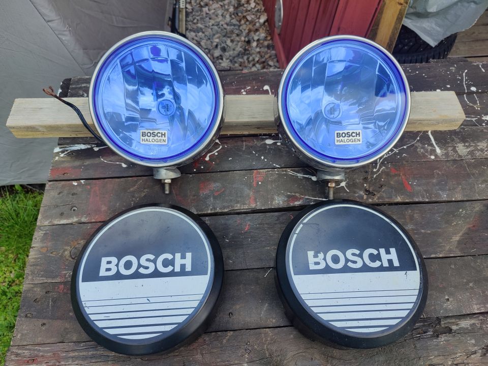 Bosch Navigator lisävalot kivisuojilla