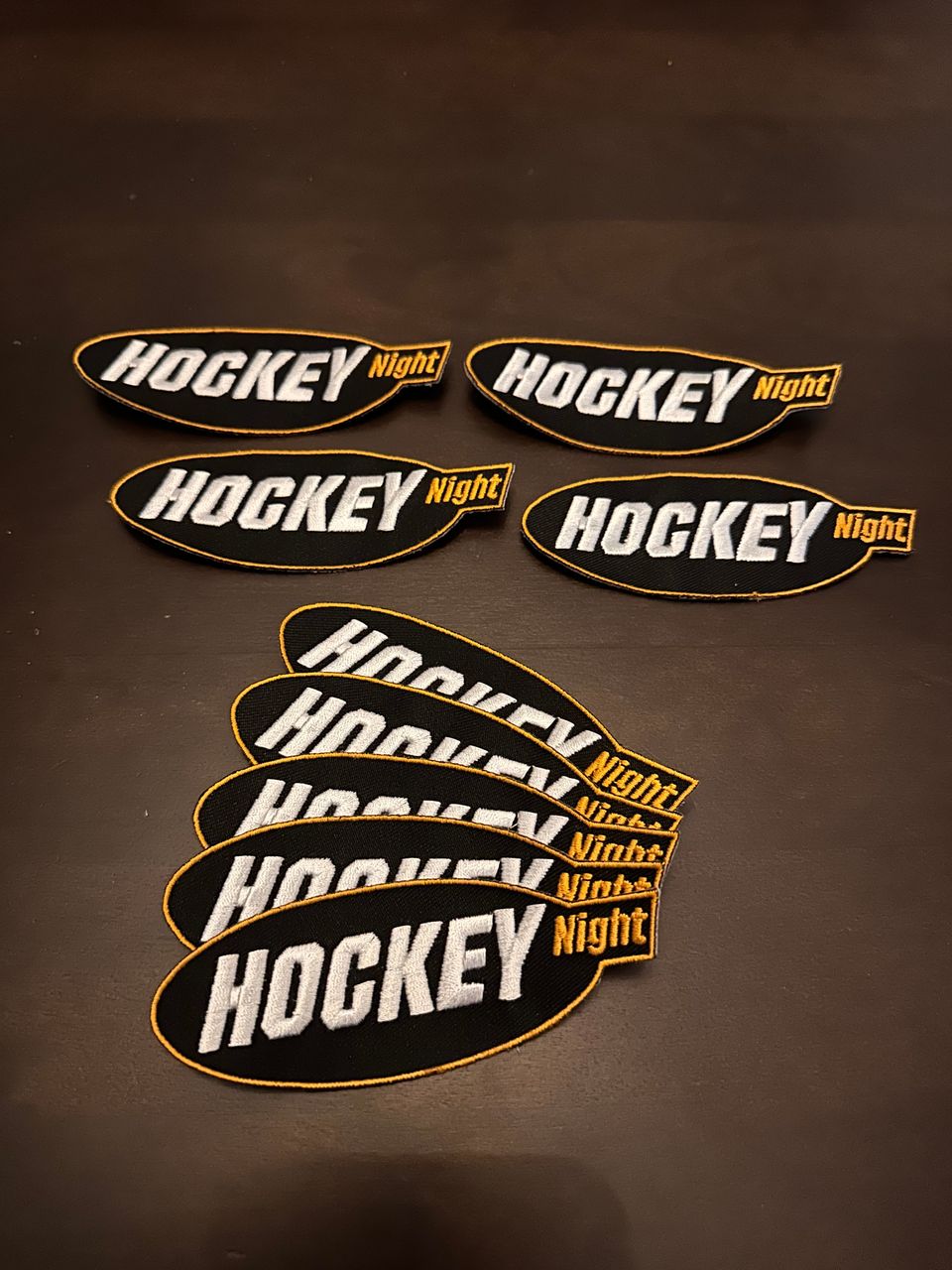 Hockey Night logo (brodeerattu)