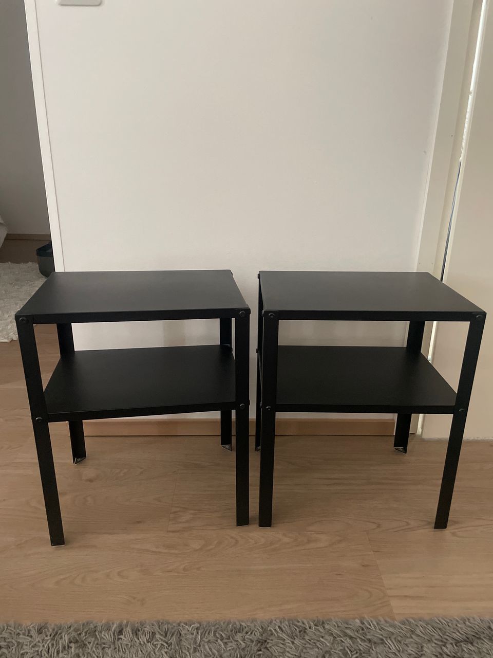 Ikean Knarrevik- yöpöydät