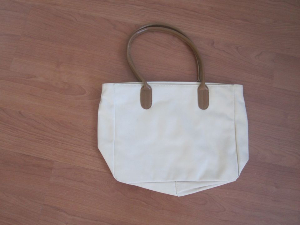 Uusi valkoinen laukku