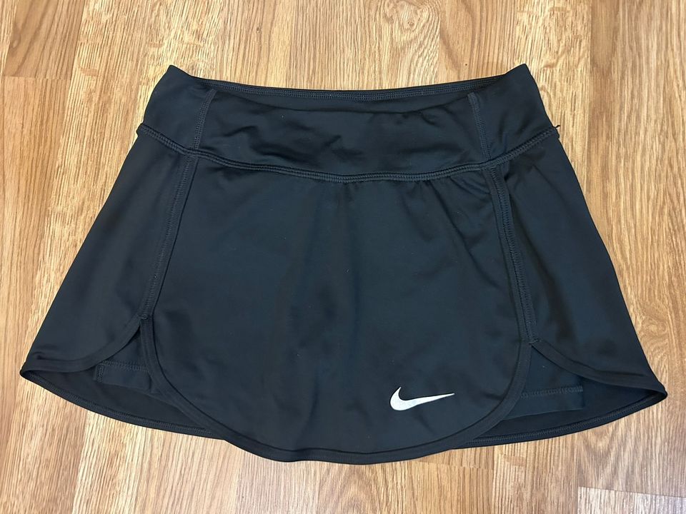 Musta Nike dri-fit tennishame koko xs