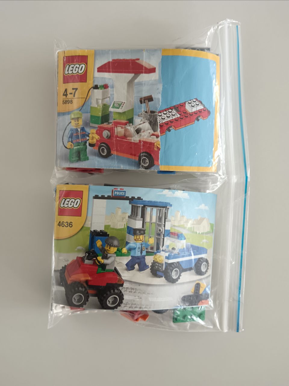 Lego poliisi- ja huoltoasema