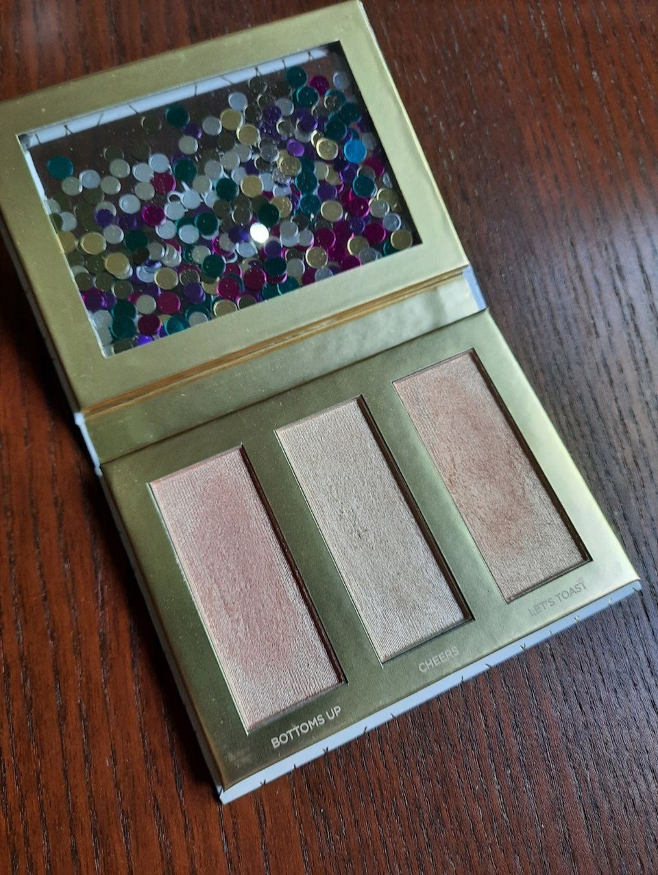 Pur Cosmetics kesäinen highlighter korostusväri paletti. Meikit meikki