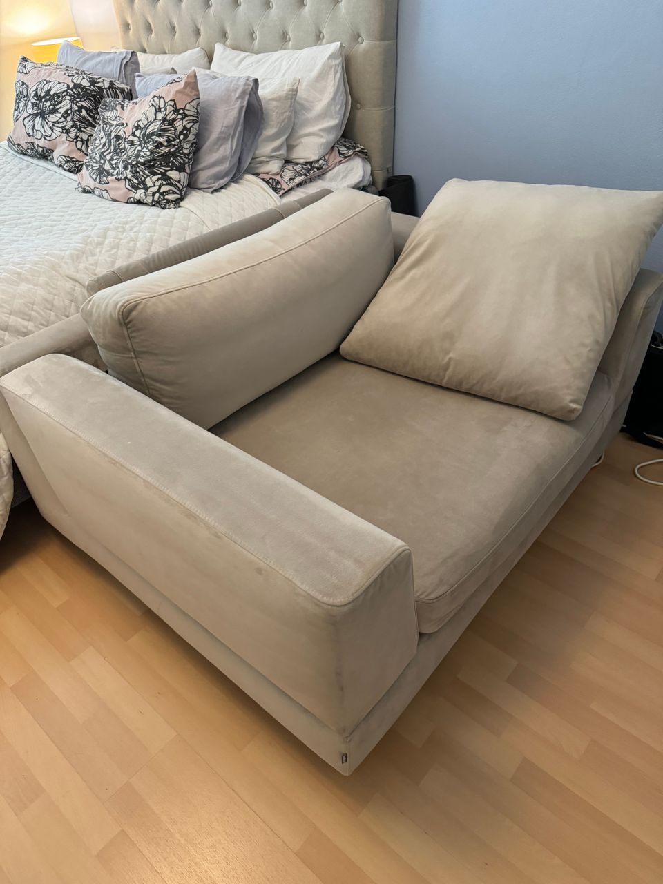 1.5 istuttava sohva/nojatuoli (Bellus)