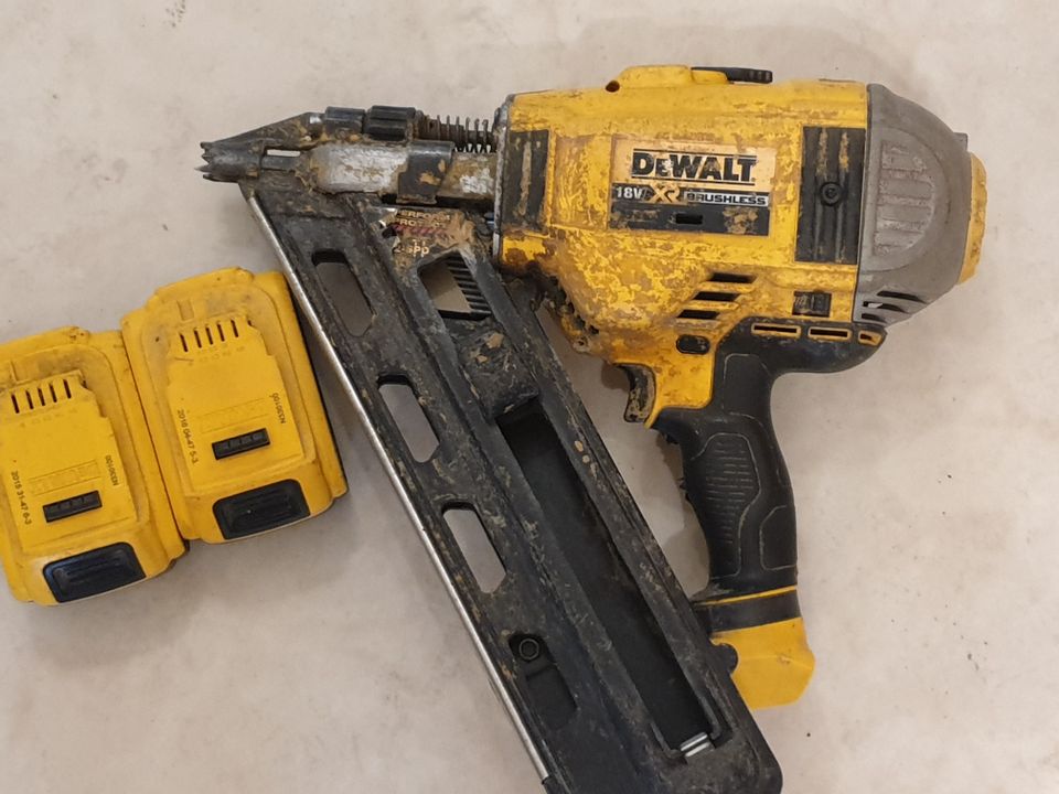 Dewalt Akkurunkonaulain DCN692