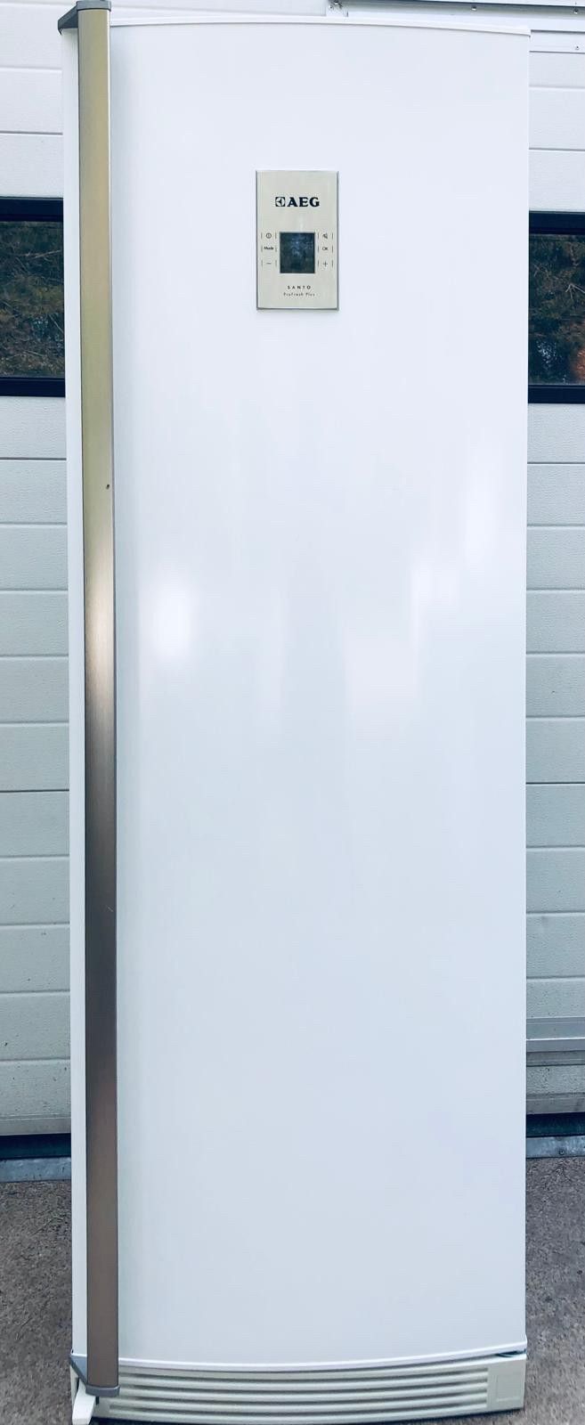 AEG jääkaappi, korkea (180cm)