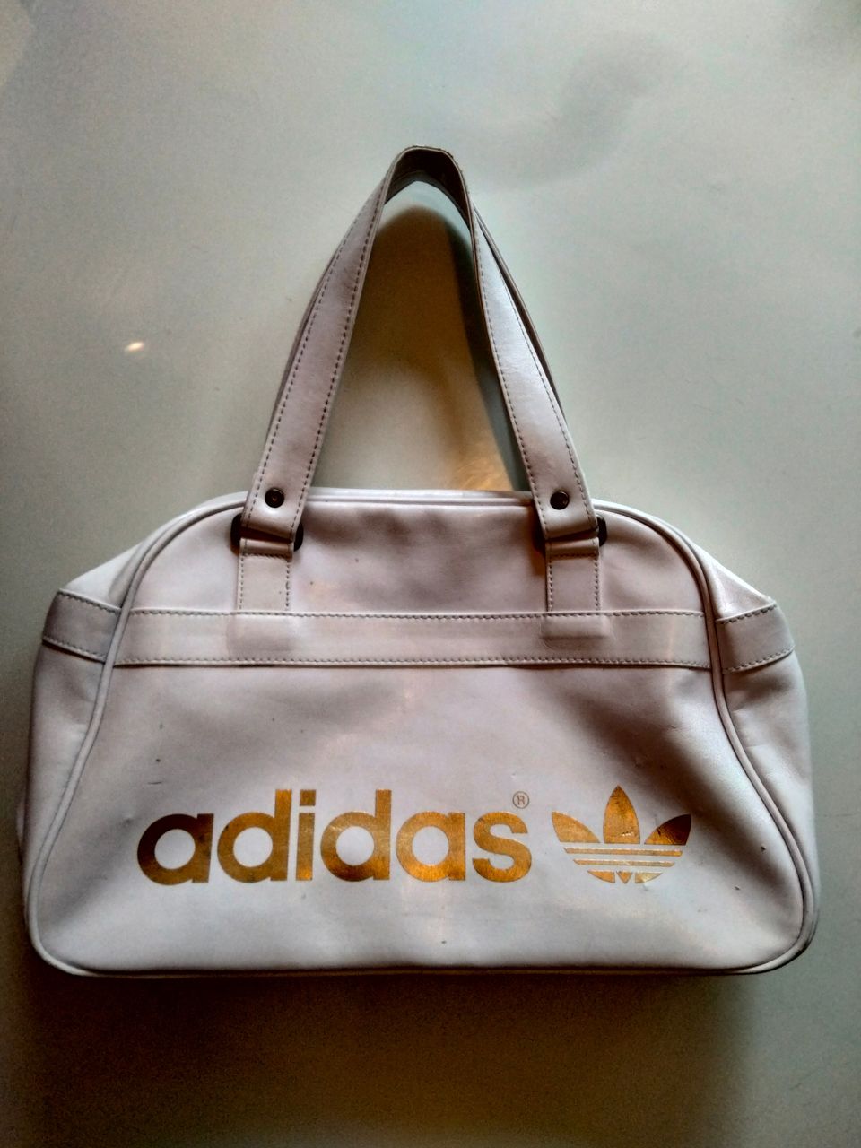 Adidas-laukku
