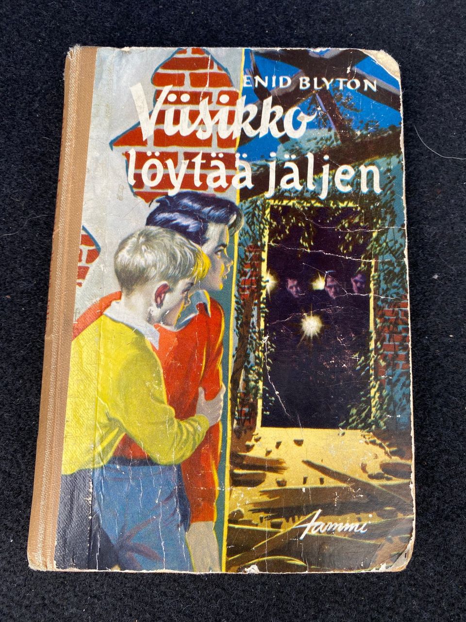 Viisikko löytää jäljen v. 1960