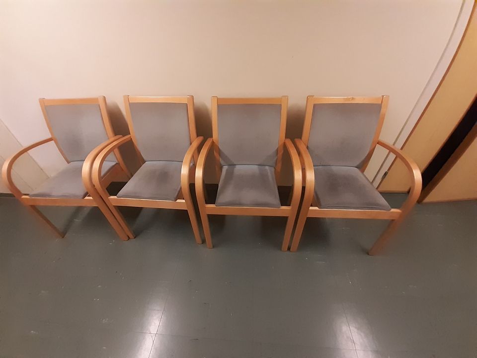 Prof. Eero Aarnio design-tuolit, Asko