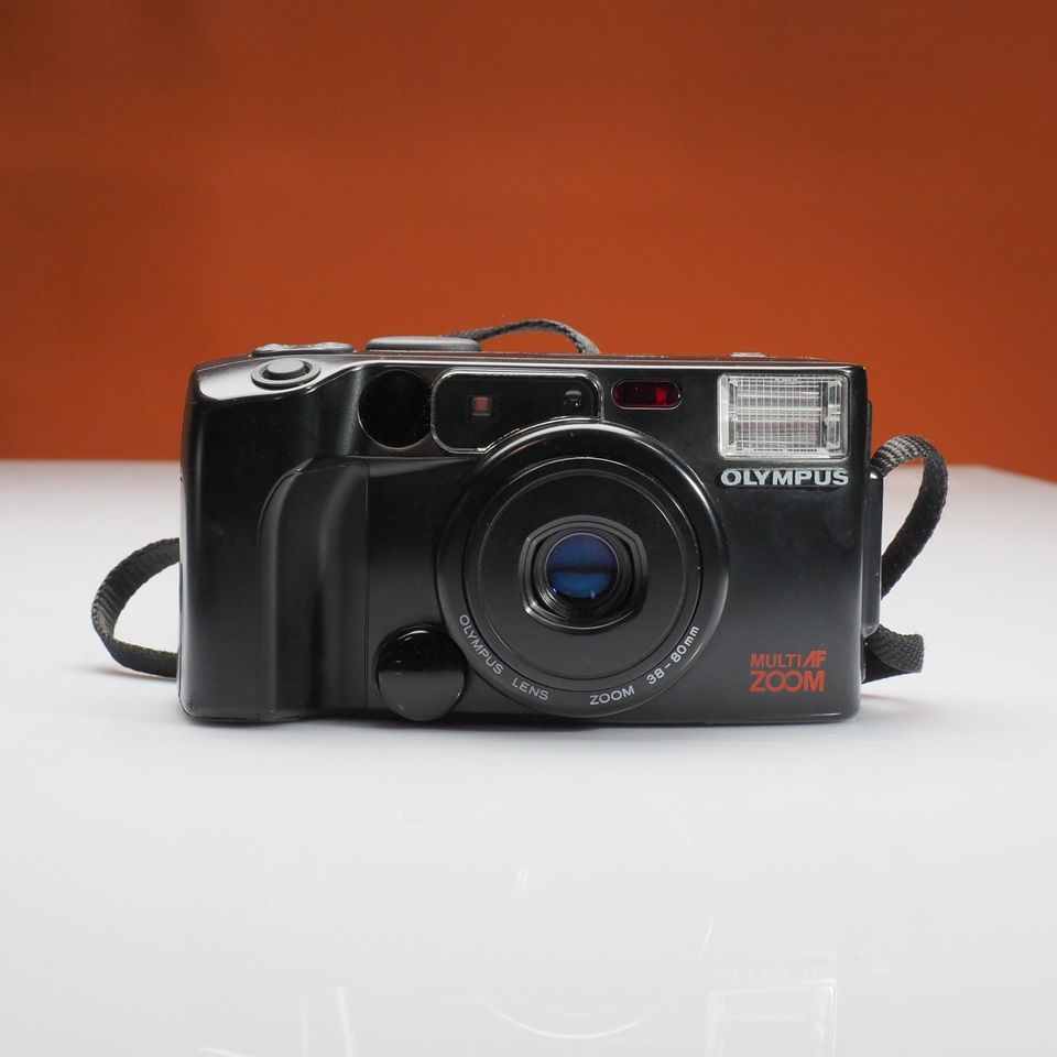 Olympus AZ-200 superzoom -filmikamera