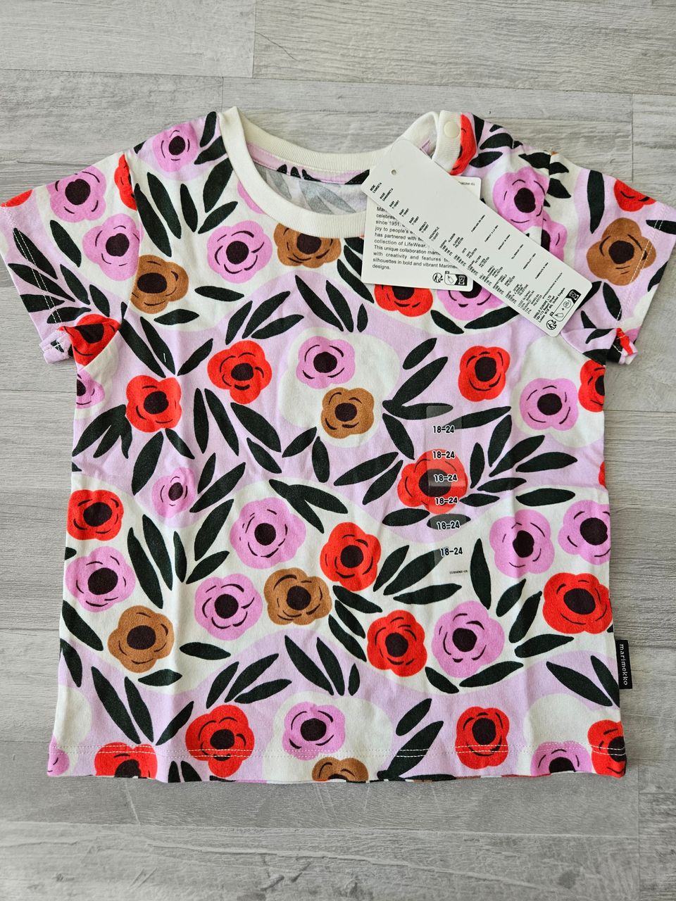 Uniqlo x Marimekko t-paita, koko 18-24kk