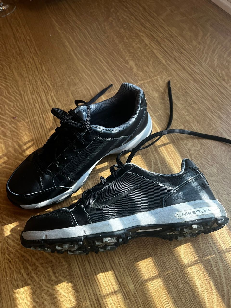 Nike golf -kengät 35