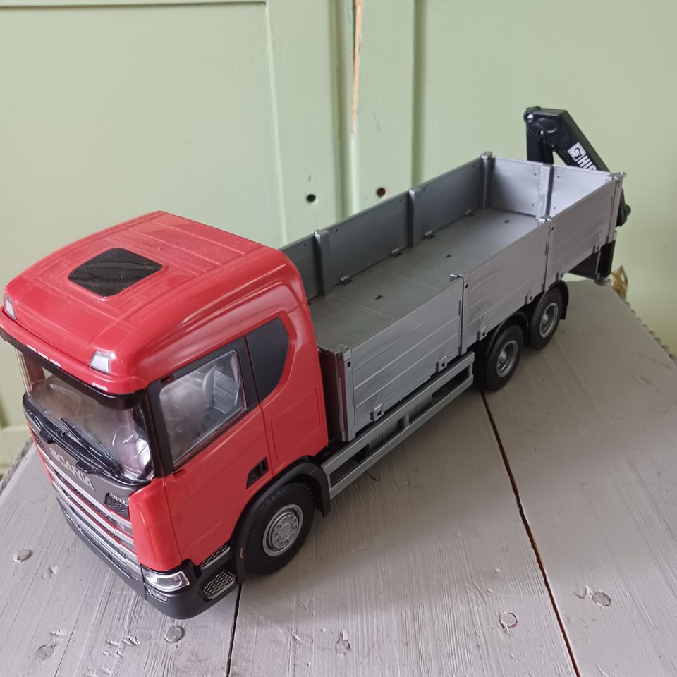 Emek VARATTU Scania R500 kappaletavara- auto nosturilla